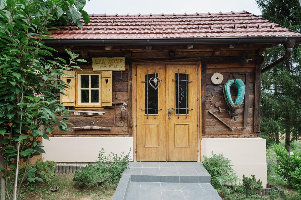 Traditional Houses Korana River カルロヴァッツ エクステリア 写真